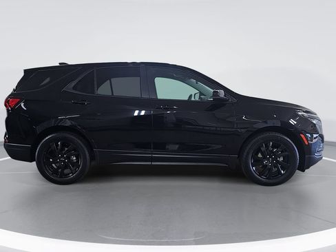 Used 2024 Chevrolet Equinox LS w/ LS Convenience Package FWD image 2