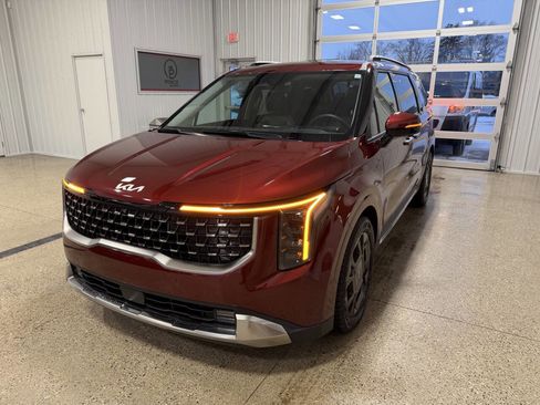 Used 2025 Kia Carnival SX image 8