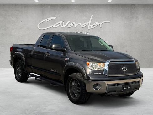 Used 2013 Toyota Tundra 4x4 Double Cab w/ Tow Pkg image 2