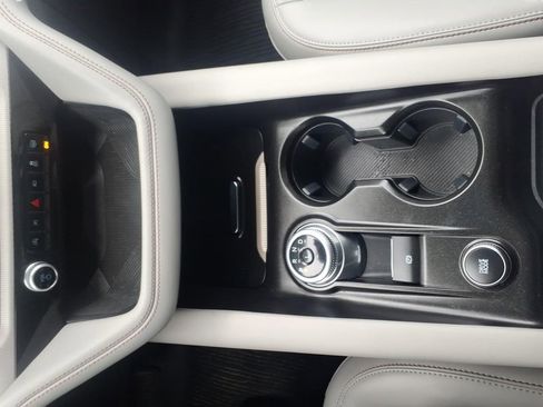 Used 2025 Ford Explorer Active w/ Active Comfort Package image 28