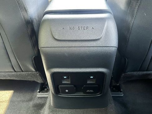 Used 2023 Ford Bronco Wildtrak image 44