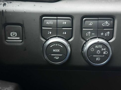 Used 2022 GMC Sierra 1500 AT4 w/ AT4 Premium Package image 29