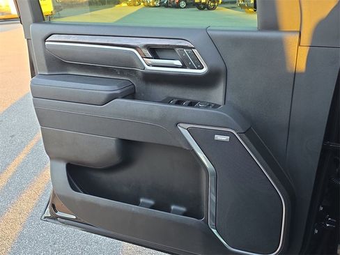 Certified 2025 Chevrolet Silverado 2500 LTZ w/ LTZ Plus Package image 22