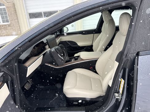 Used 2021 Tesla Model S Long Range image 16