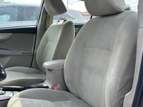 Used 2013 Toyota Corolla LE Special Edition image 6