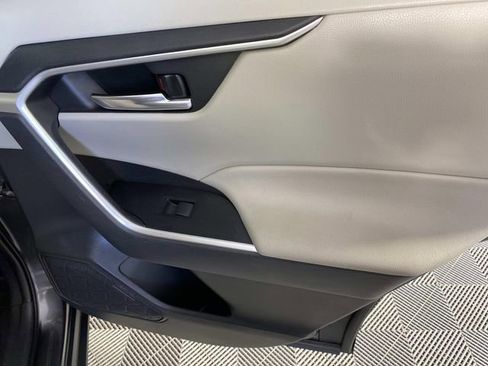 Used 2021 Toyota RAV4 XLE w/ Convenience Package AWD/4WD image 25