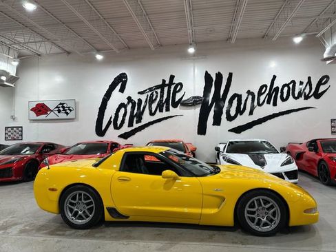 Used 2004 Chevrolet Corvette Z06 w/ Memory Package RWD image 10
