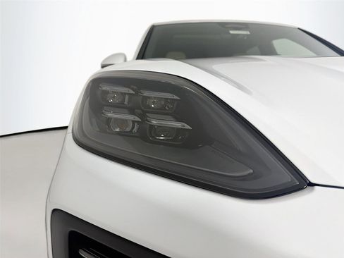 New 2026 Porsche Cayenne image 30