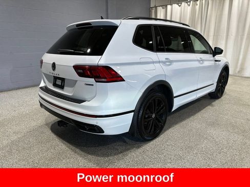 Used 2022 Volkswagen Tiguan SE R-Line AWD/4WD image 3