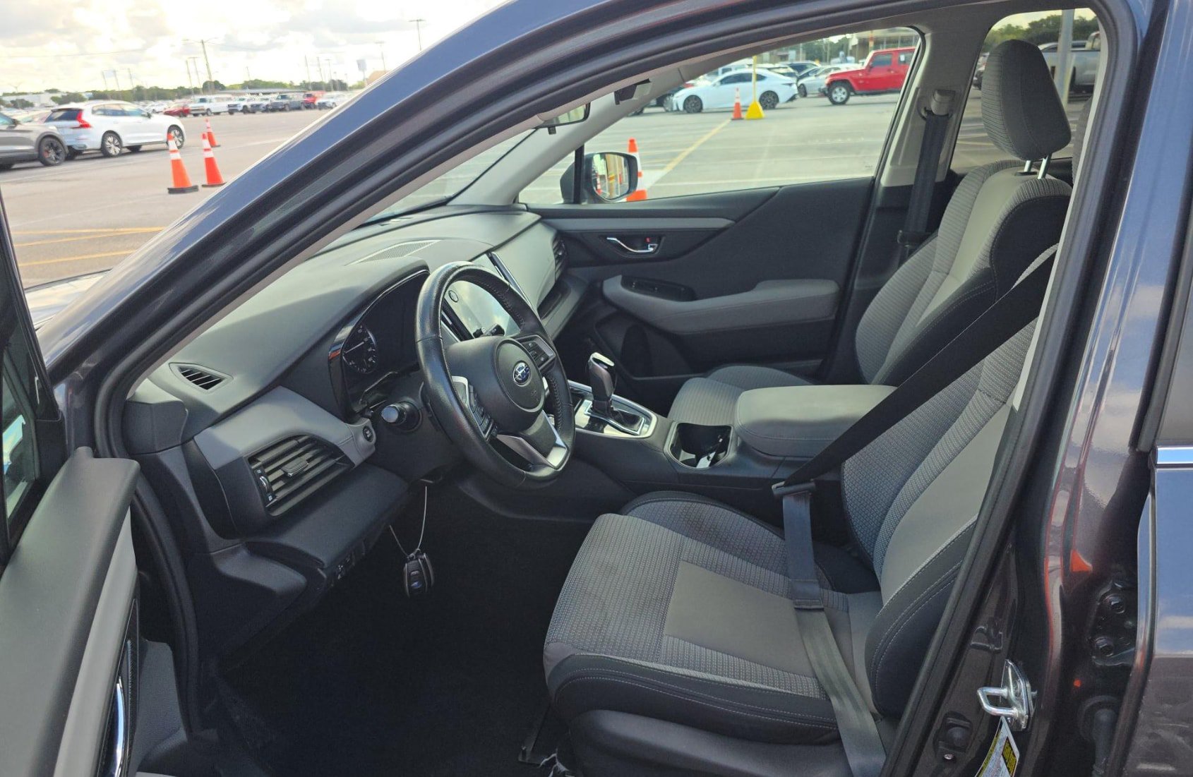 Used 2024 Subaru Outback Premium AWD/4WD image 3