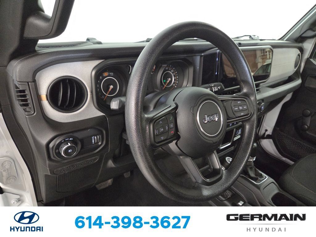 Used 2024 Jeep Wrangler Sport AWD/4WD image 18