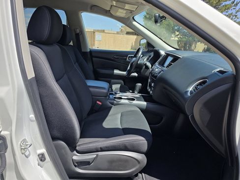 Used 2020 Nissan Pathfinder SV AWD/4WD image 23