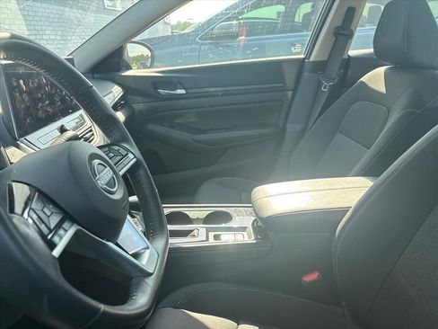 Used 2024 Nissan Altima 2.5 SV w/ SV Premium Package FWD image 15