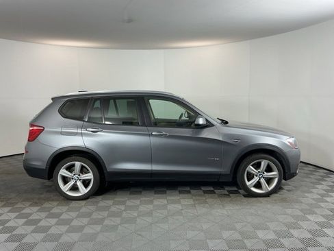 Used 2017 BMW X3 sDrive28i image 4