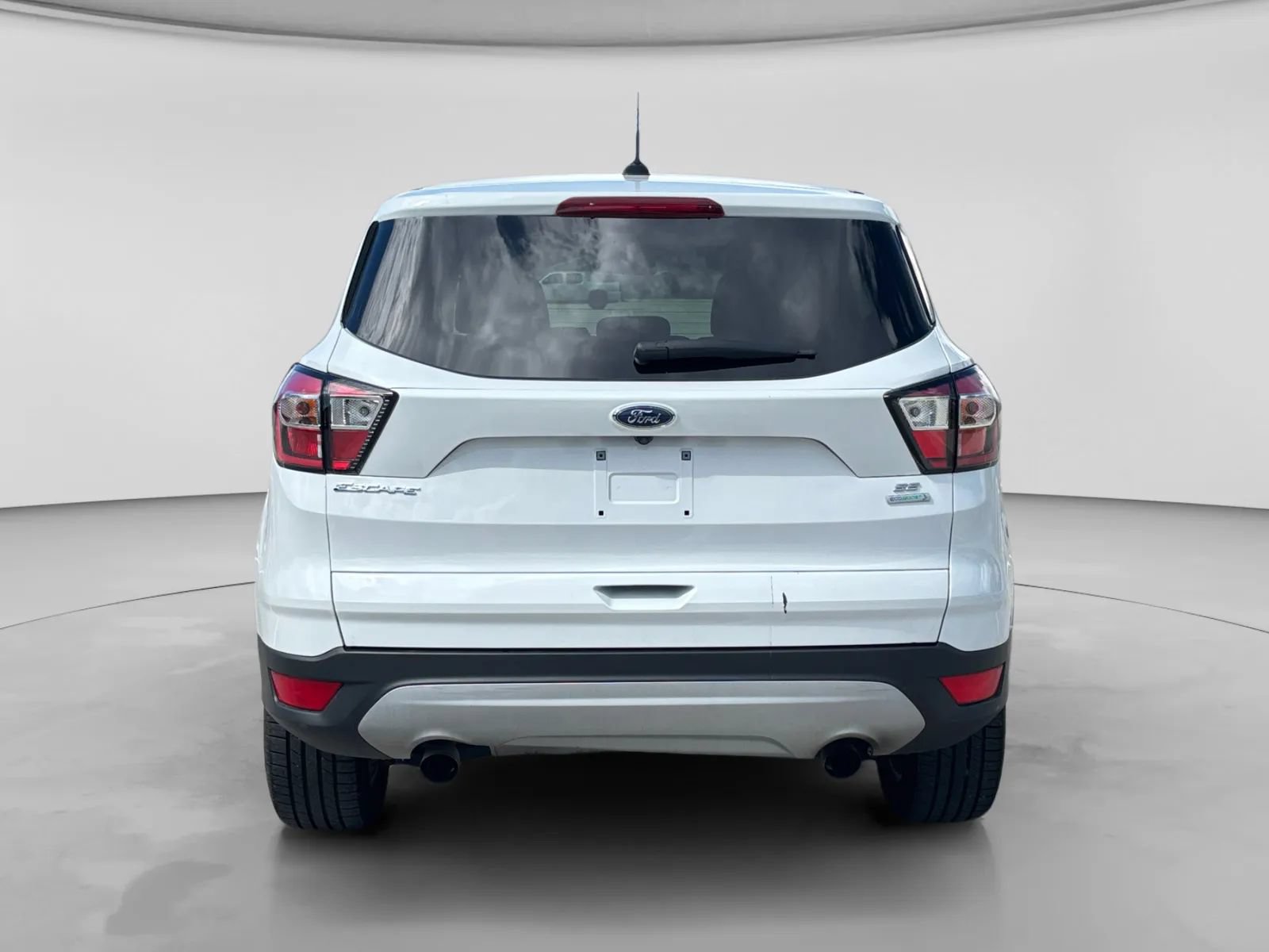 Used 2017 Ford Escape SE FWD image 4