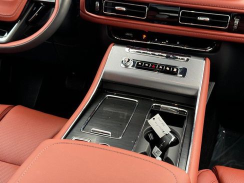 New 2025 Lincoln Aviator Reserve w/ Equipment Group 201A image 18