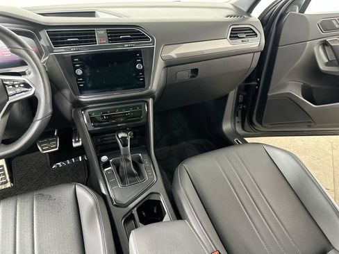 Used 2023 Volkswagen Tiguan SE R-Line FWD image 20