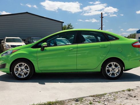 Used 2015 Ford Fiesta SE FWD image 3