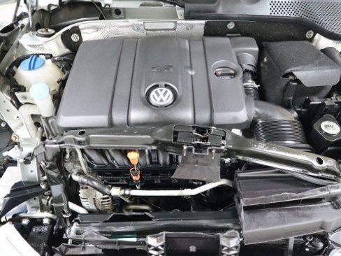 Used 2013 Volkswagen Beetle 2.5 image 18