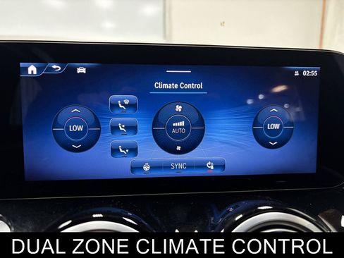 Used 2025 Mercedes-Benz GLB 35 AMG 4MATIC image 41