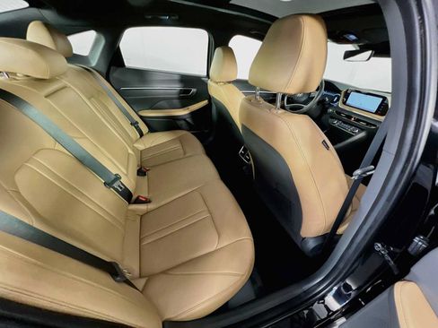 Certified 2023 Hyundai Sonata Limited w/ Preferred Accessory Package FWD image 28