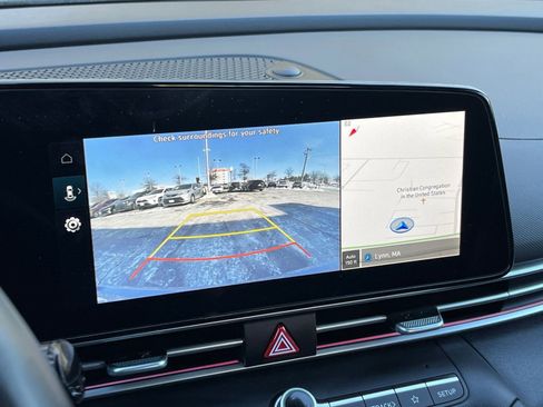 Used 2025 Hyundai Elantra SEL image 17