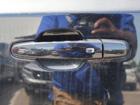 Used 2023 Chevrolet Traverse Premier w/ Redline Edition AWD/4WD image 24