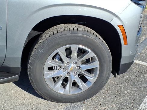 New 2026 Chevrolet Suburban Premier image 6