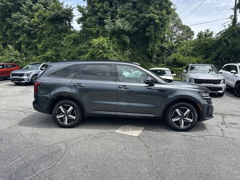Certified 2022 Kia Sorento S w/ Panoramic Sunroof Package FWD image 4