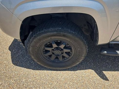 Used 2023 Toyota Tacoma SR AWD/4WD image 19