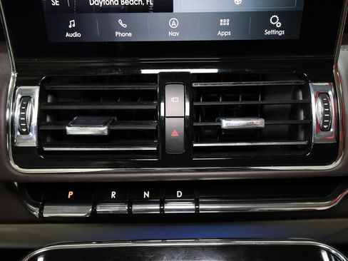 Used 2021 Lincoln Navigator L Black Label w/ Special Edition Package AWD/4WD image 24