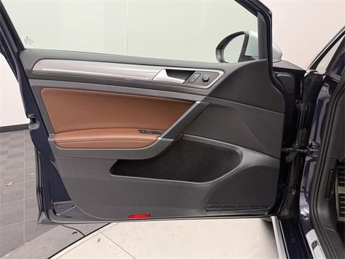 Used 2017 Volkswagen Golf Alltrack SE image 9