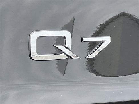 Used 2023 Audi Q7 3.0T Premium Plus w/ Premium Plus Package image 2