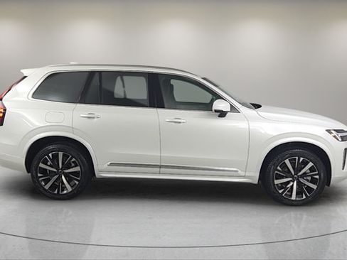 Certified 2025 Volvo XC90 B6 Core w/ Protection Package Premier AWD/4WD image 8