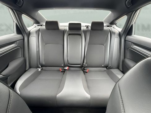 Used 2025 Honda Civic Sport image 6