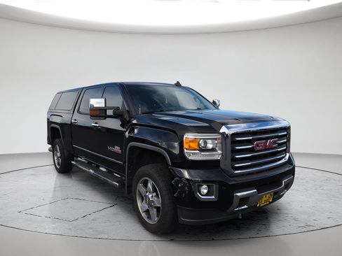 Used 2016 GMC Sierra 2500 SLT w/ All-Terrain HD Package AWD/4WD image 3