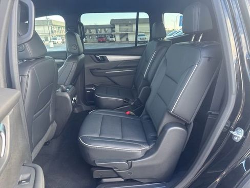 Used 2025 Buick Enclave Preferred image 22