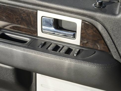 Used 2013 Ford F150 Platinum image 29