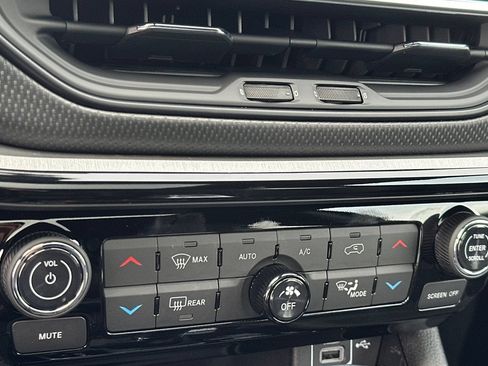 New 2026 Jeep Compass Trailhawk w/ Sun, Sound & Navigation Group AWD/4WD image 21