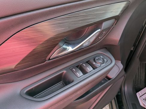 Used 2022 GMC Terrain SLE FWD image 9