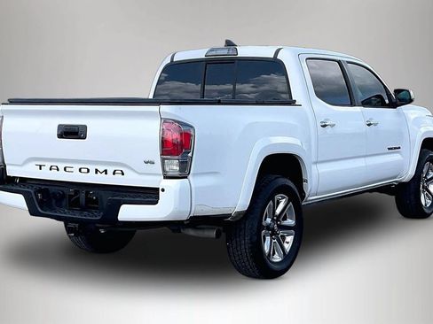 Used 2016 Toyota Tacoma Limited w/ Towing Package RWD image 5