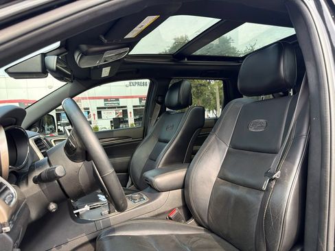 Used 2014 Jeep Grand Cherokee Overland w/ Advanced Technology Group AWD/4WD image 6