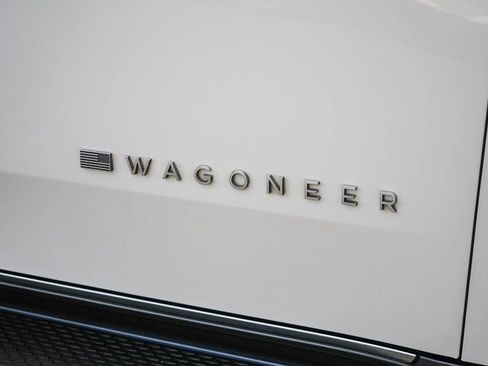 Used 2022 Jeep Wagoneer Series II RWD image 10
