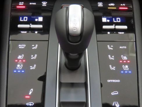 New 2026 Porsche Macan S AWD/4WD image 28