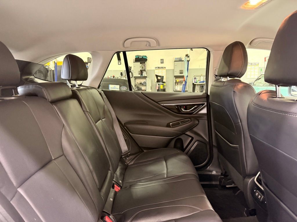Used 2022 Subaru Outback Limited AWD/4WD image 26