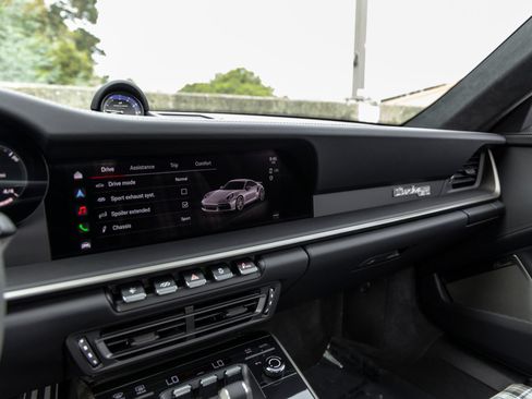 Certified 2025 Porsche 911 Turbo AWD/4WD image 43