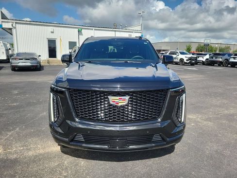Certified 2025 Cadillac Escalade Sport AWD/4WD image 31