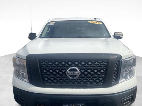 Used 2018 Nissan Titan SV w/ SV Convenience Package image 31