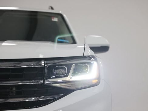 Used 2021 Volkswagen Atlas SE w/ Panoramic Sunroof Package AWD/4WD image 3