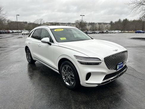 Used 2025 Genesis GV70 2.5T image 3